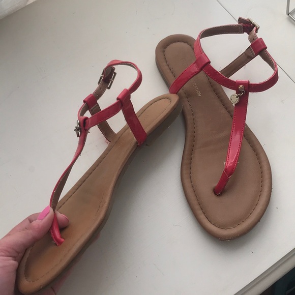 Red flats - Picture 2 of 2